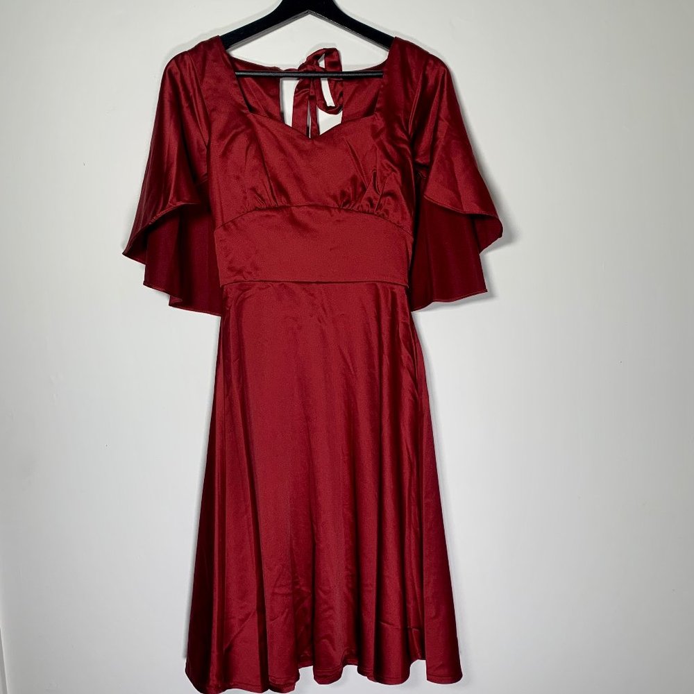 Brand new Voodoo Vixen 'Lisa' cape dress